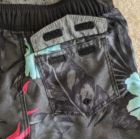 Hurley Toddler Swim Trunks. Tropical Flower Print. Black. Size 2T - Picture 3 of 6